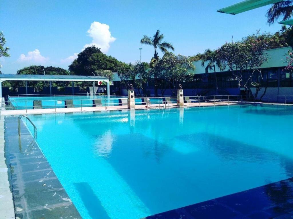 Whiz Prime Hotel Darmo Harapan Surabaya Esterno foto